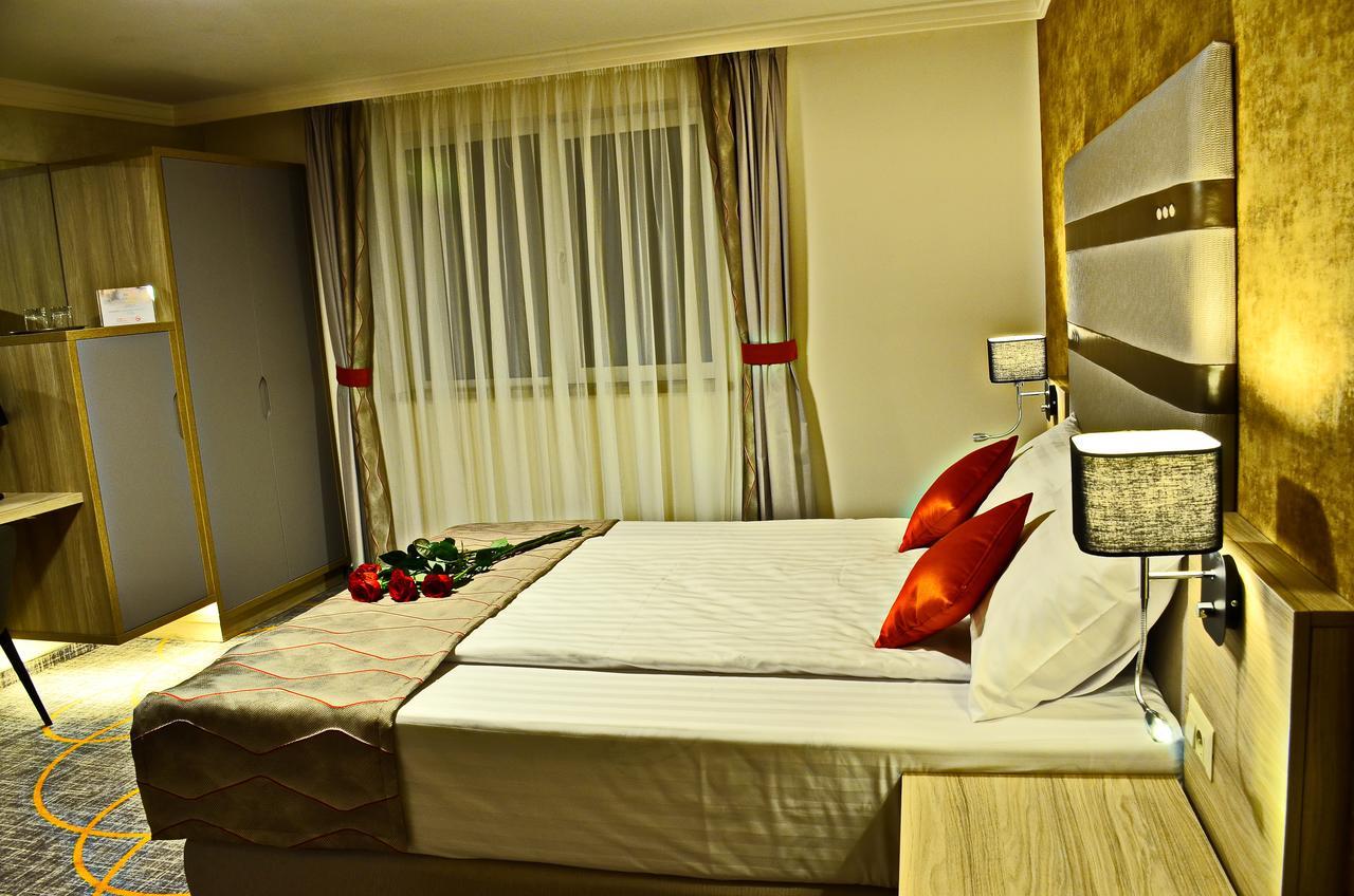 Hotel Baril Hateg Exterior photo